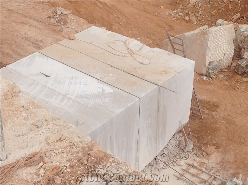 Moca Creme Limestone, Moca Cream Fine Grain Quarry