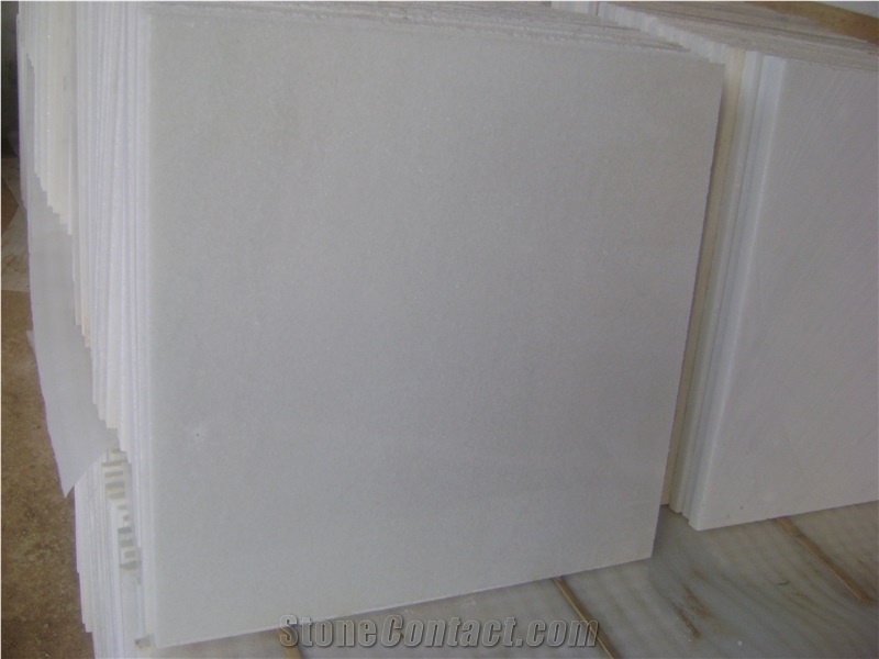 Crystal white marble quarry