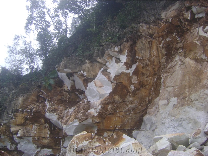 Crystal white marble quarry