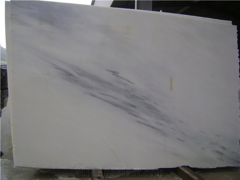 Crystal white marble quarry