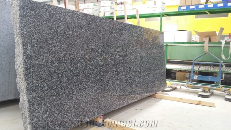NEGRO TEZAL GRANITE QUARRY