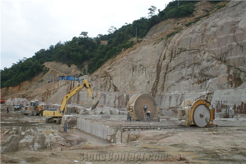 G562 Maple Red Granite Quarry