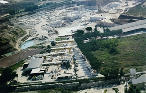 Travertini Caucci Travertino Tivoli Tipo Noce Quarry
