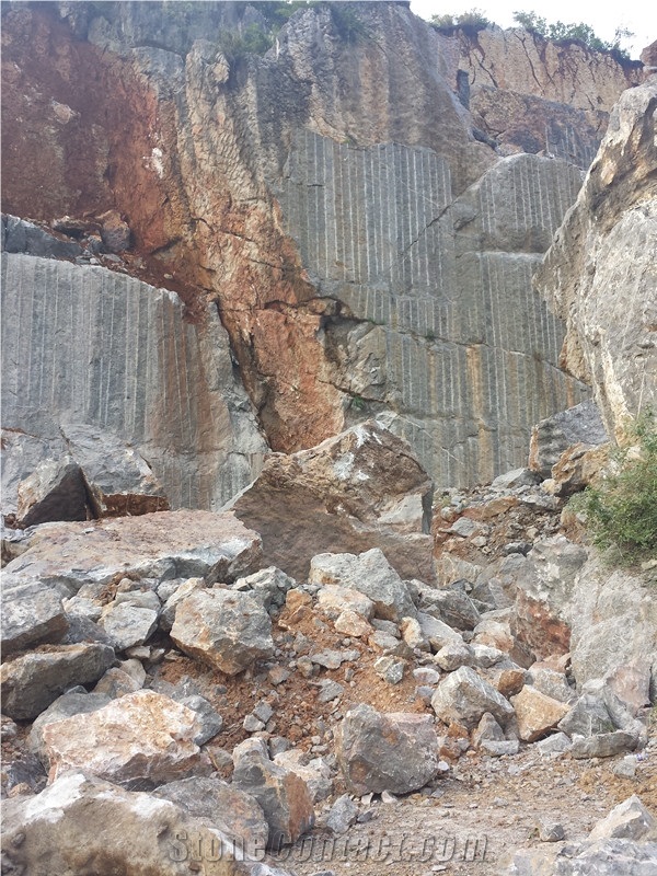 China Dark Emperador Marble Quarry