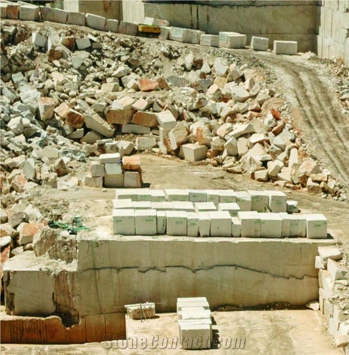 Semi Rijo Salgueira Limestone Quarry