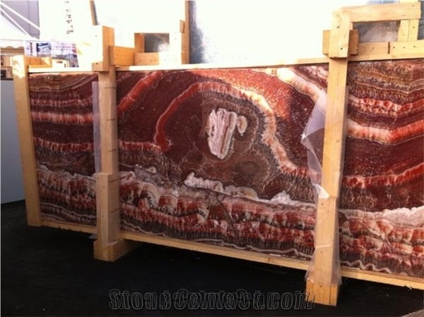 Red Onyx - Rojo Onyx Quarry