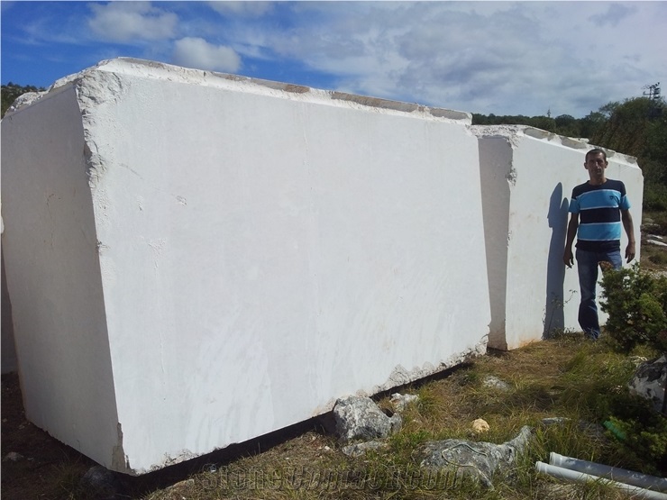 Perlato Beige Marble Quarry