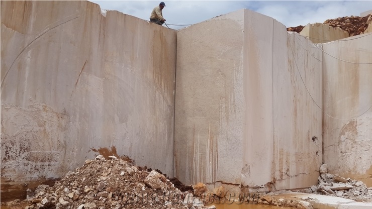 Perlato Beige Marble Quarry