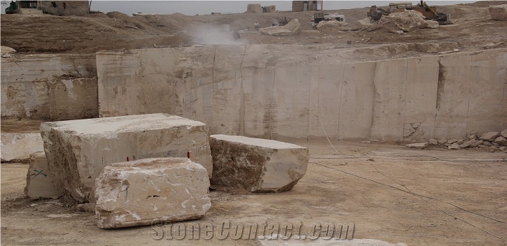 Takht Abgarm Travertine Quarry