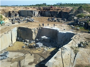 GB8 Starry Night Granite Quarry