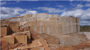 GOLD BRASIL/ NEW VENETIAN GOLD - OWN QUARRY