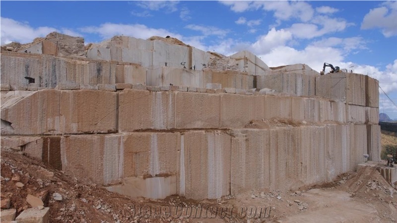 GOLD BRASIL/ NEW VENETIAN GOLD - OWN QUARRY