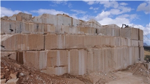 GOLD BRASIL/ NEW VENETIAN GOLD - OWN QUARRY