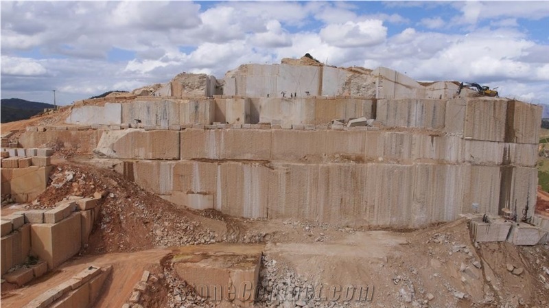GOLD BRASIL/ NEW VENETIAN GOLD - OWN QUARRY