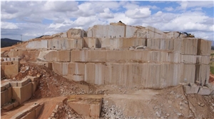 GOLD BRASIL/ NEW VENETIAN GOLD - OWN QUARRY