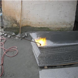 Dark Grey Color Granite Quarry