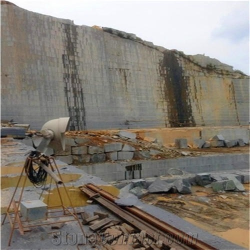 Dark Grey Color Granite Quarry