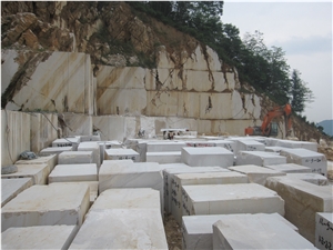 Swan Beige Marble Quarry