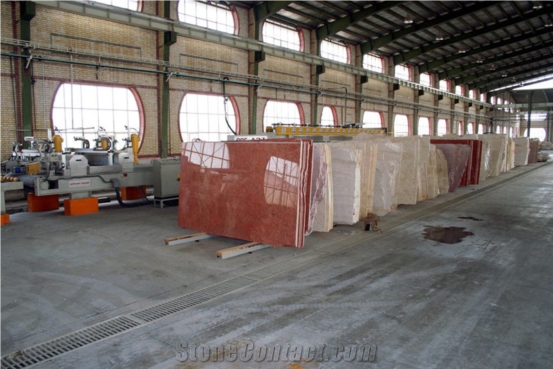 Red Khatam Marble Quarry