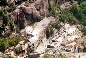 Serizzo Antigorio Chiaro, Serizzo Antigorio Scuro Granite Quarry