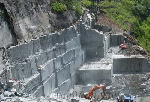 Serizzo Antigorio Chiaro, Serizzo Antigorio Scuro Granite Quarry