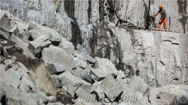 Alpensilber - Cresciano Granite Iragna Quarry
