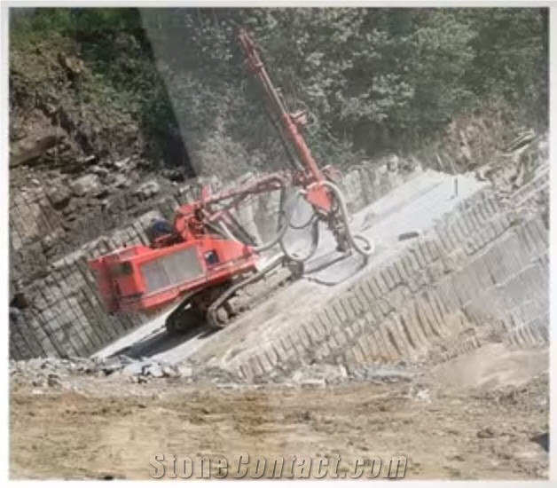 Onsernone Granite - Paragneiss Quarry
