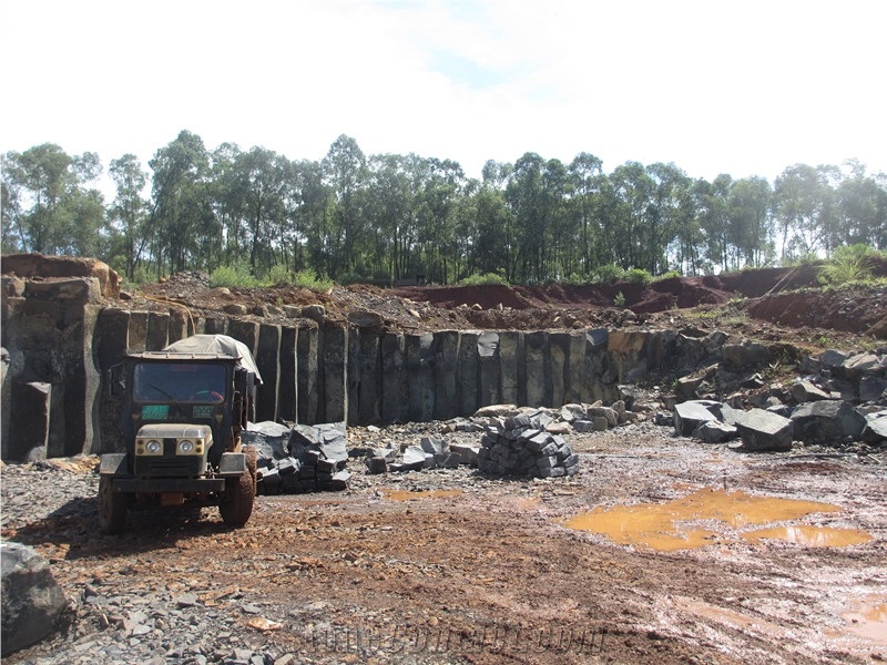 G684 black basalt