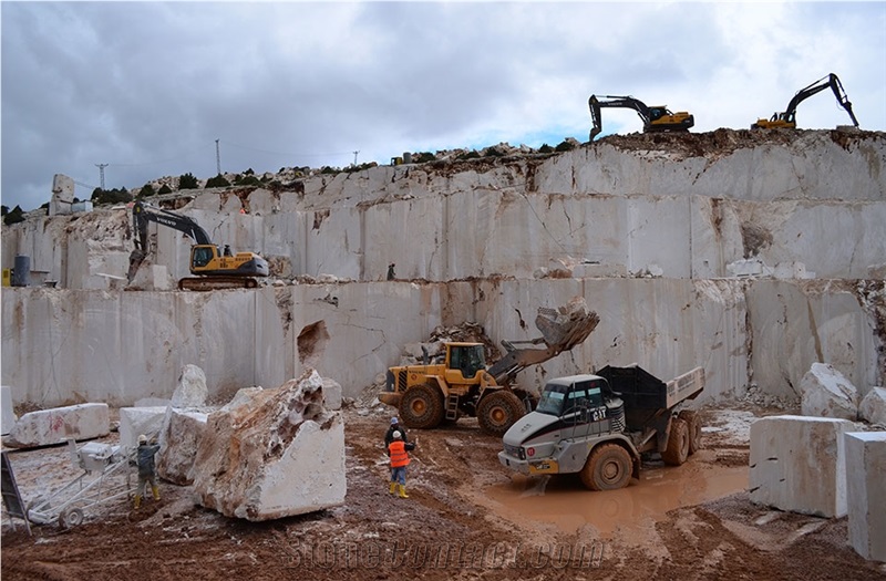 Spartan Beige Marble Quarry