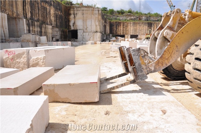 Kanfanar Verona Beige Limestone Quarry