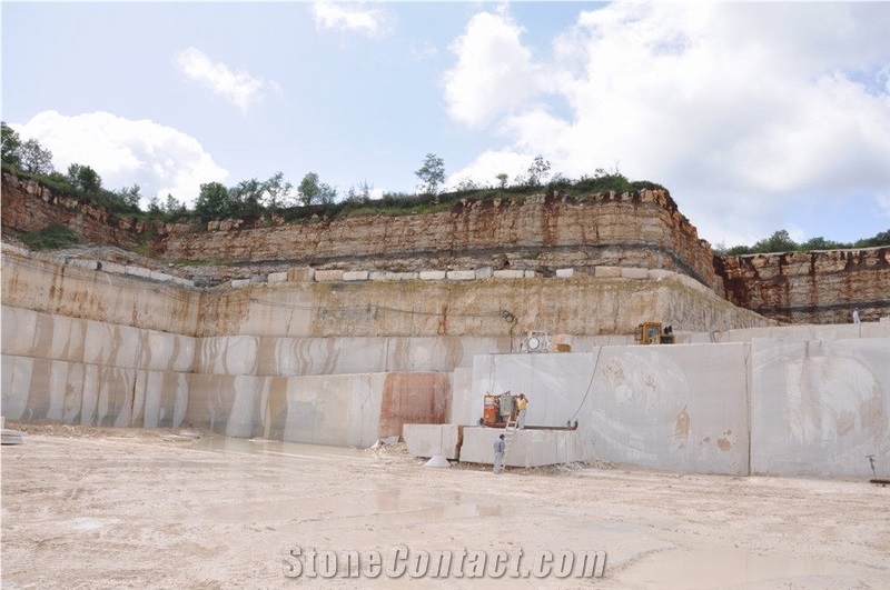 Kanfanar Verona Beige Limestone Quarry