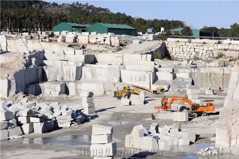 Blanco Cristal Granite Quarry