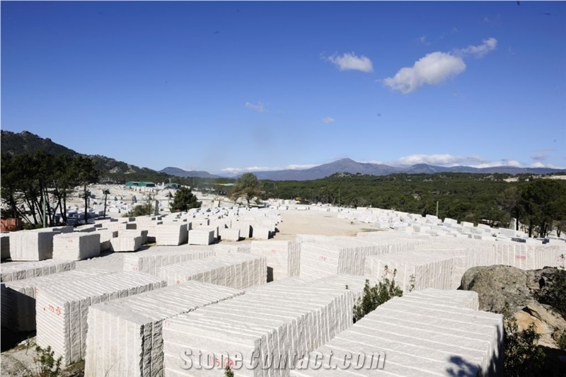 Blanco Cristal Granite Quarry