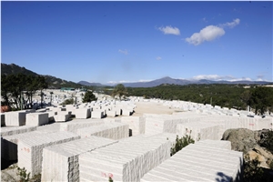 Blanco Cristal Granite Quarry
