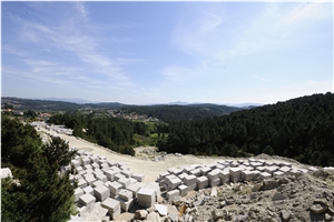 Crema Julia Granite Quarry