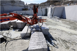 Crema Julia Granite Quarry