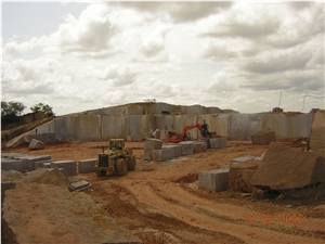 Multicolor Bolivar Granite Quarry