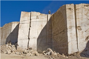 Olivillo Travertine Quarry