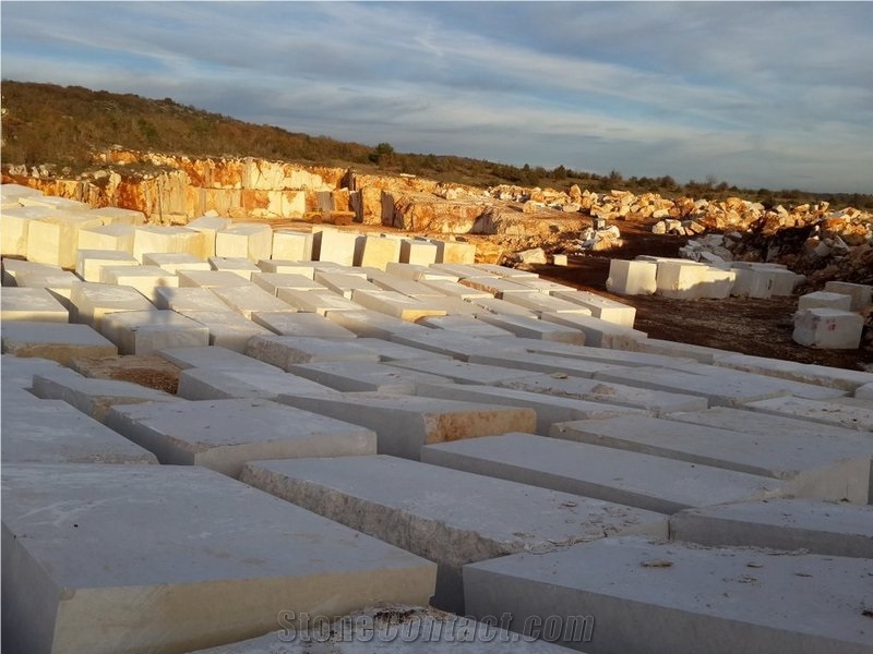 Kastamonu Perlato Beige Marble Quarry