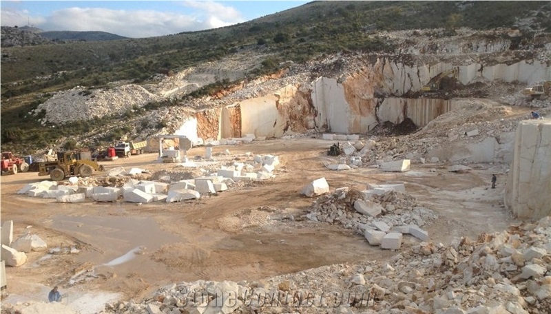 King Beige Marble Quarry