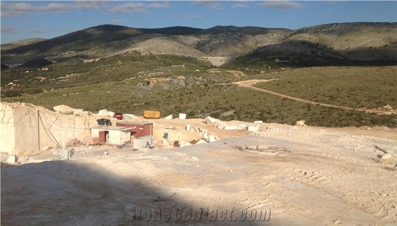 King Beige Marble Quarry