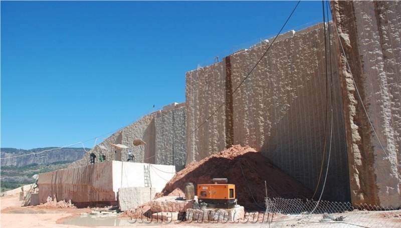 New Venetian Gold Granite Quarry