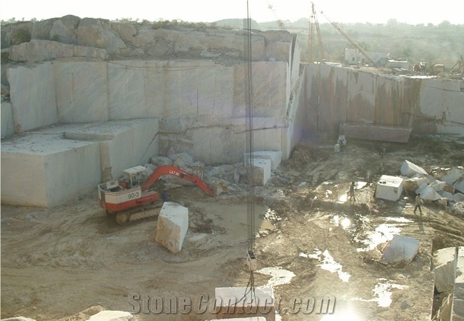 Almond Pearl Granite Quarry