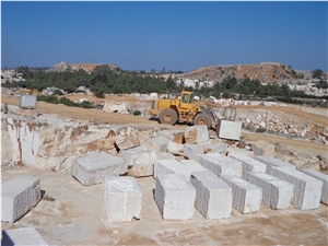 Semi Rijo do Arrimal Limestone Quarry