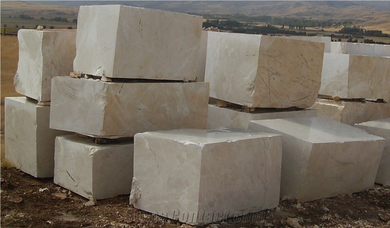 Chiara Beige Marble Quarry
