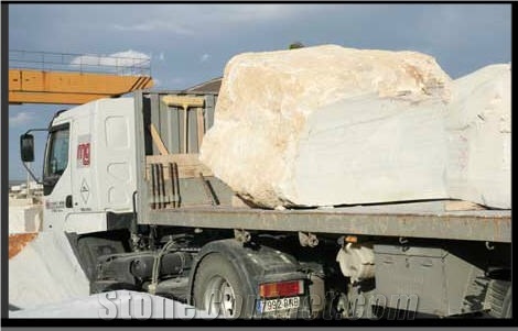 Bronceado Sierra Elvira Limestone Quarry