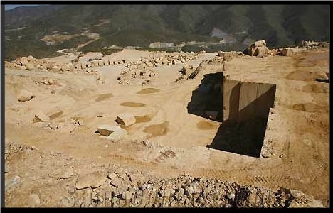 Bronceado Sierra Elvira Limestone Quarry