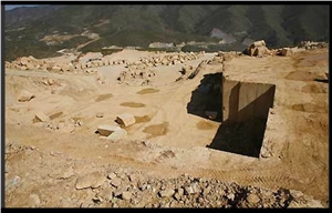 Bronceado Sierra Elvira Limestone Quarry