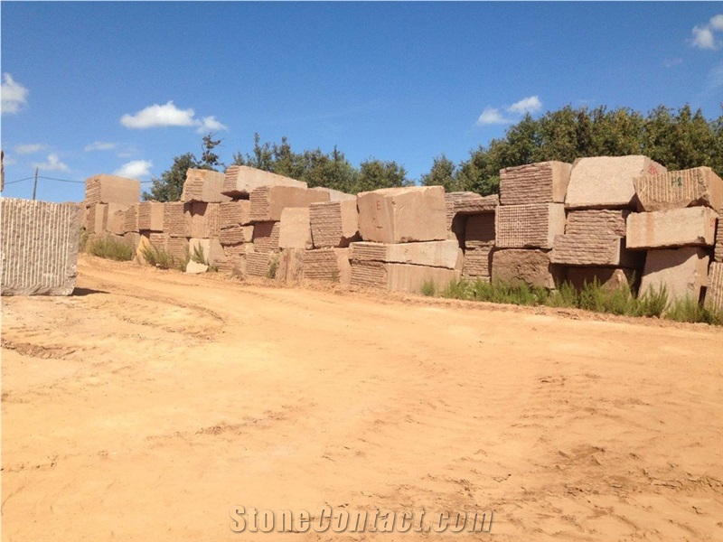 Pietra Dorata Toscana Sandstone Manciano Quarry
