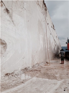 Amasya Crema Marfil Marble Quarry